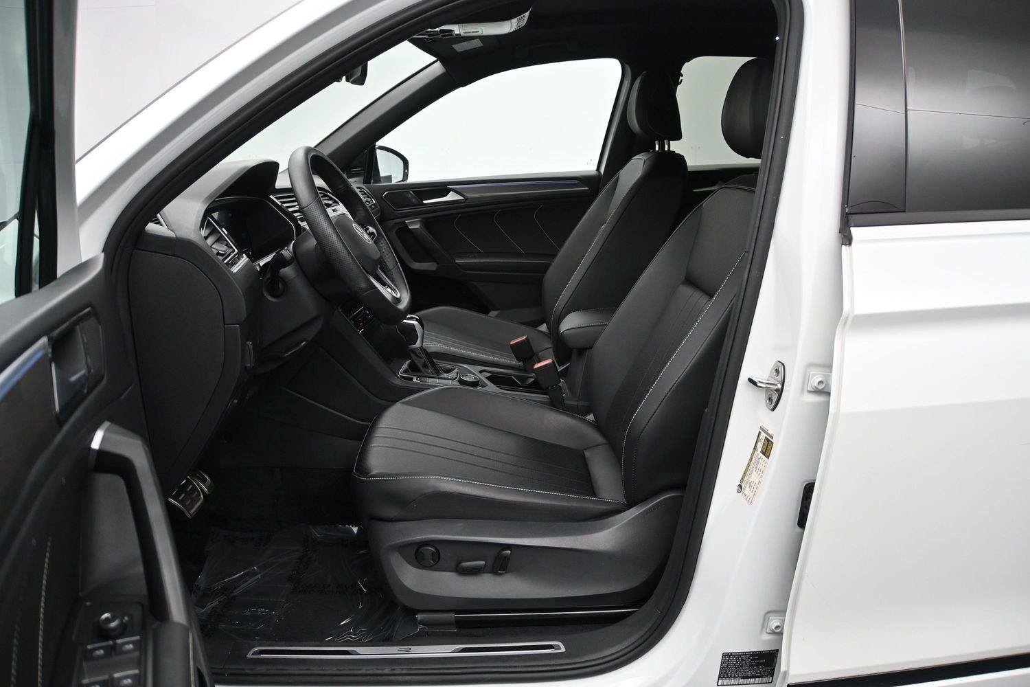 Certified 2024 Volkswagen Tiguan SE R-Line AWD/4WD image 7