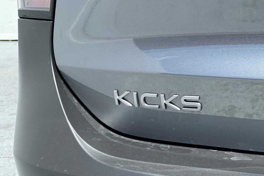 New 2025 Nissan Kicks SR w/ Illumination Package image 6