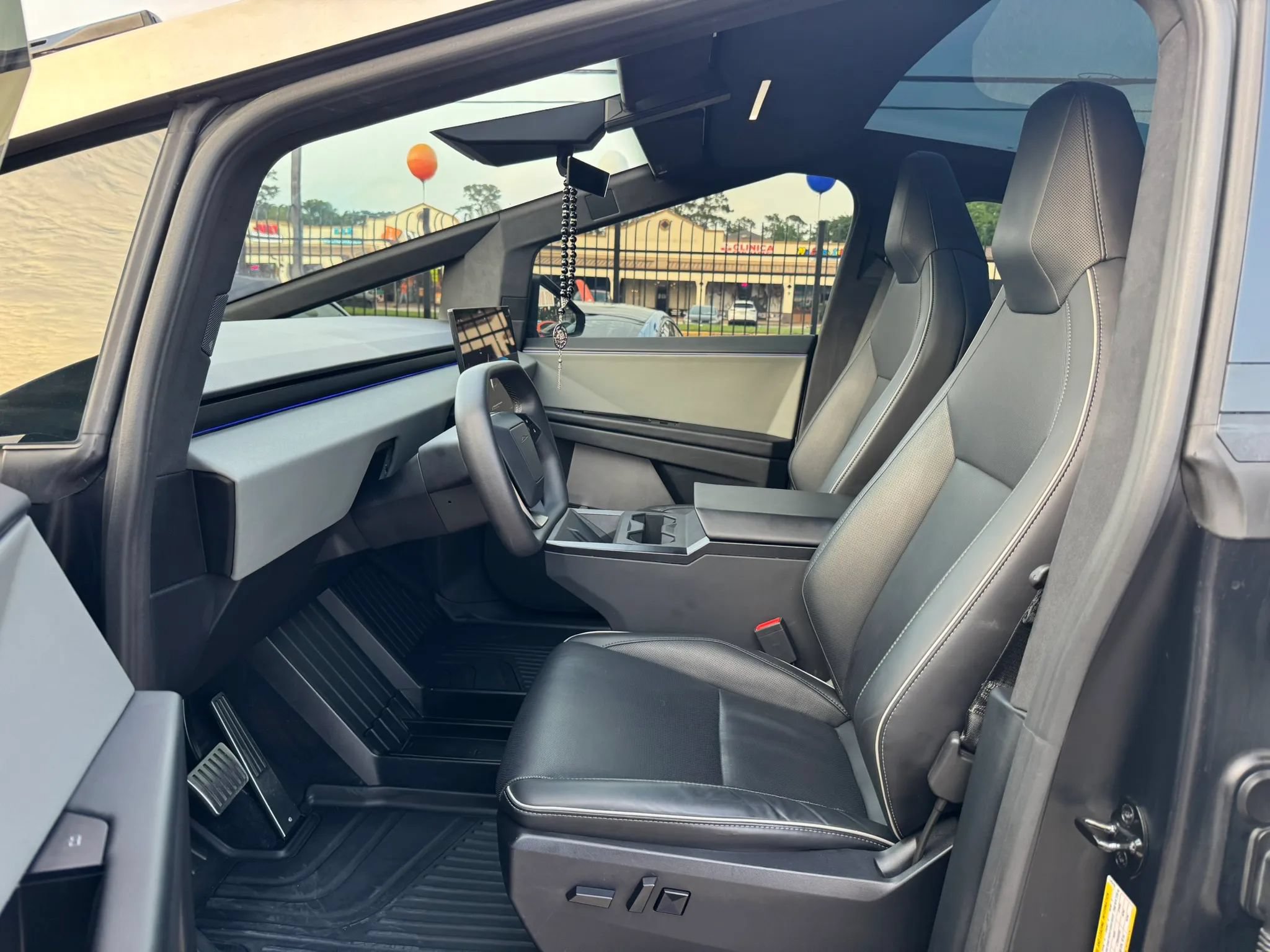 Used 2024 Tesla Cybertruck AWD Crew Cab image 19