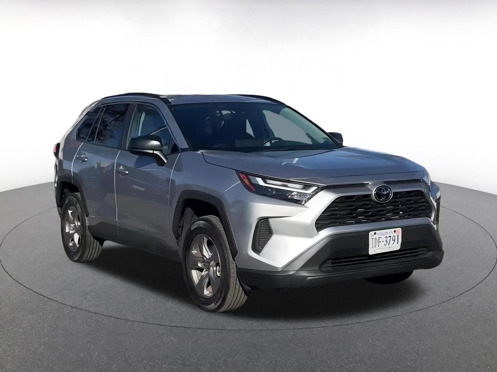 Used 2025 Toyota RAV4 LE image 3