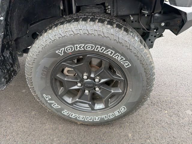 Used 2021 Jeep Gladiator Sport image 3