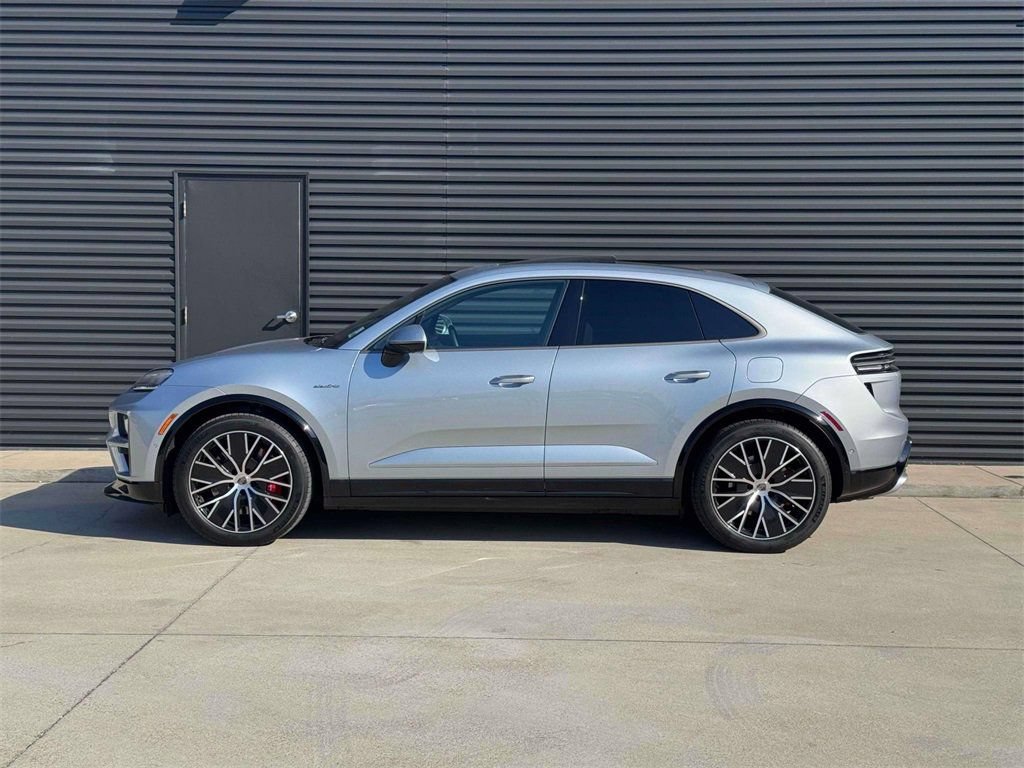 Used 2025 Porsche Macan Turbo Electric AWD/4WD image 2