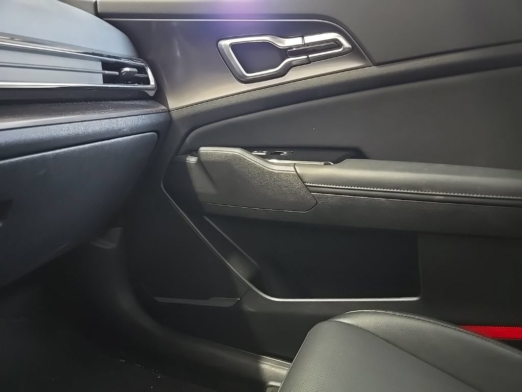 Certified 2023 Kia Sportage EX AWD/4WD image 29