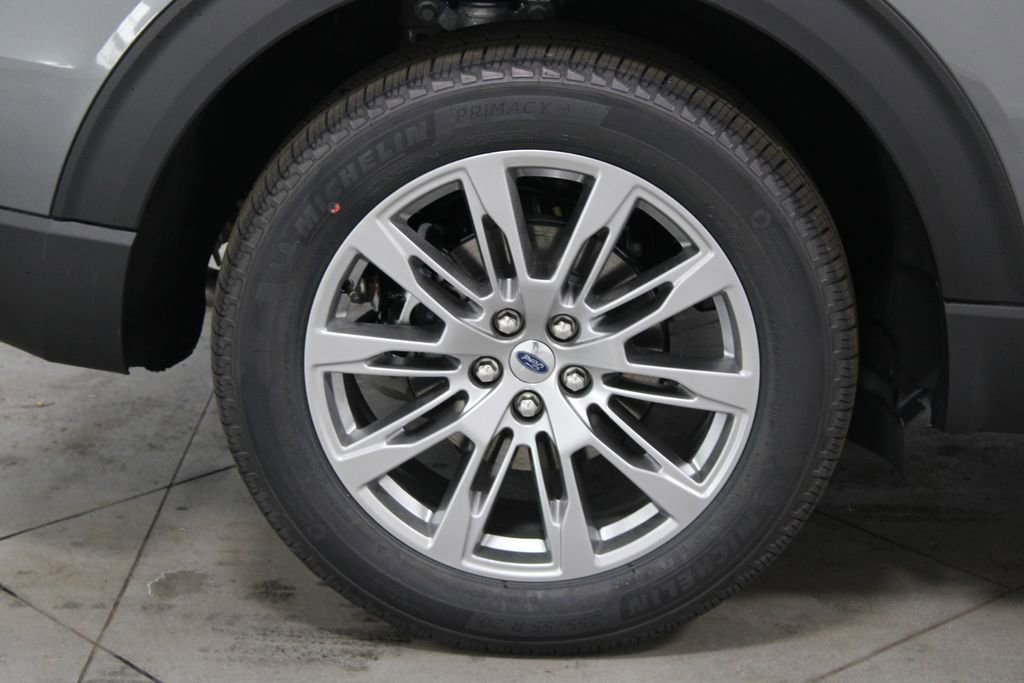 New 2026 Ford Explorer Platinum image 12