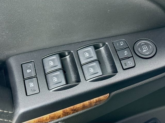 Used 2019 Chevrolet Suburban Premier AWD/4WD image 20