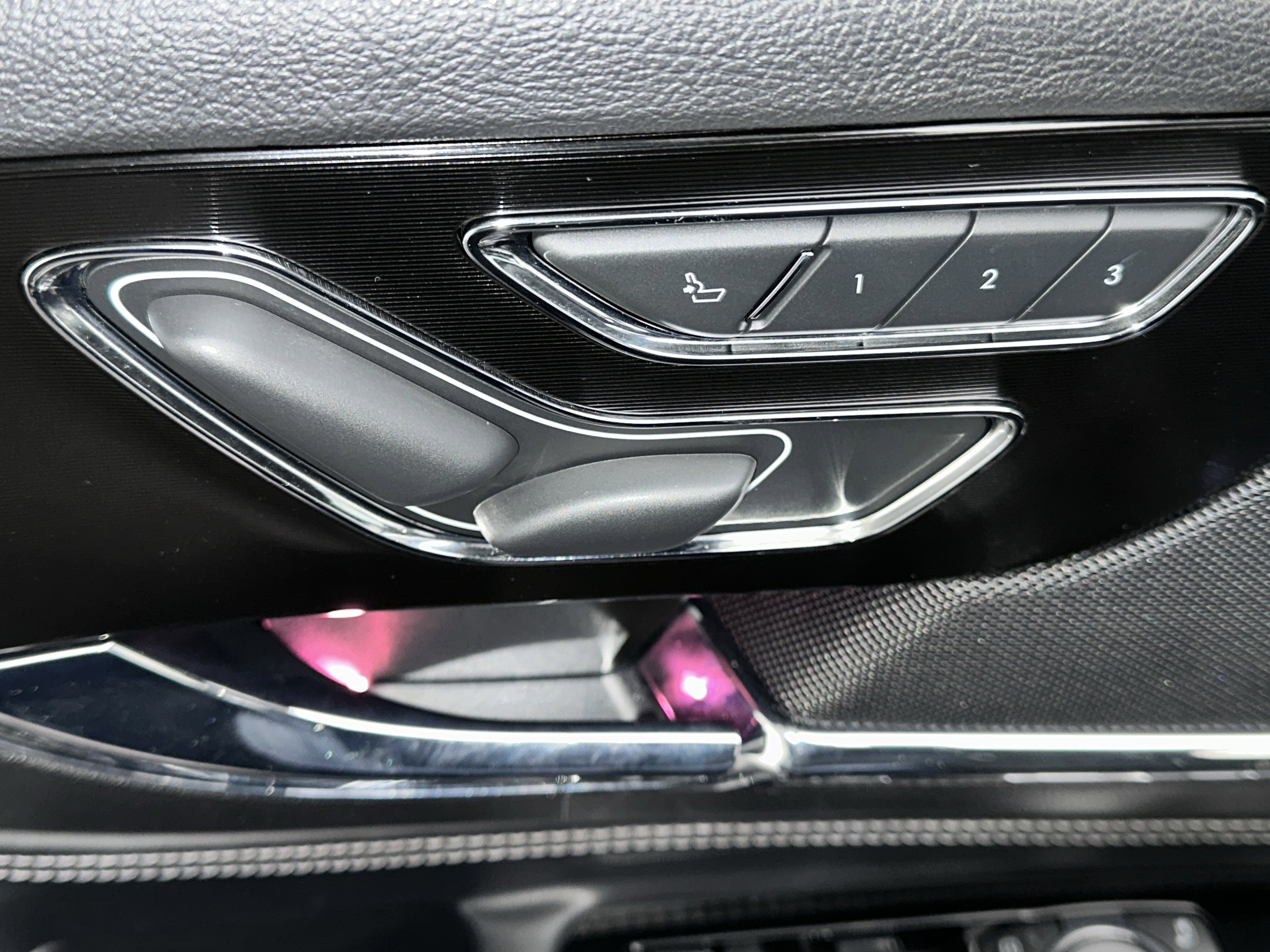 Used 2021 Lincoln Corsair Reserve w/ Equipment Group 201A image 22