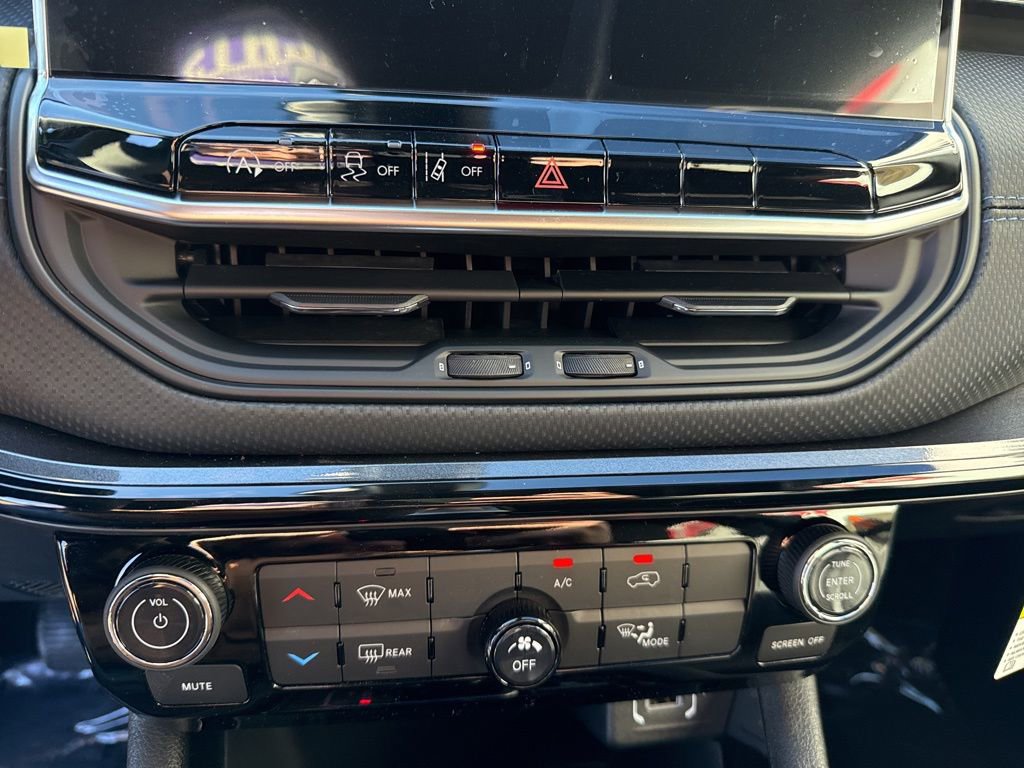 New 2026 Jeep Compass Latitude AWD/4WD image 26