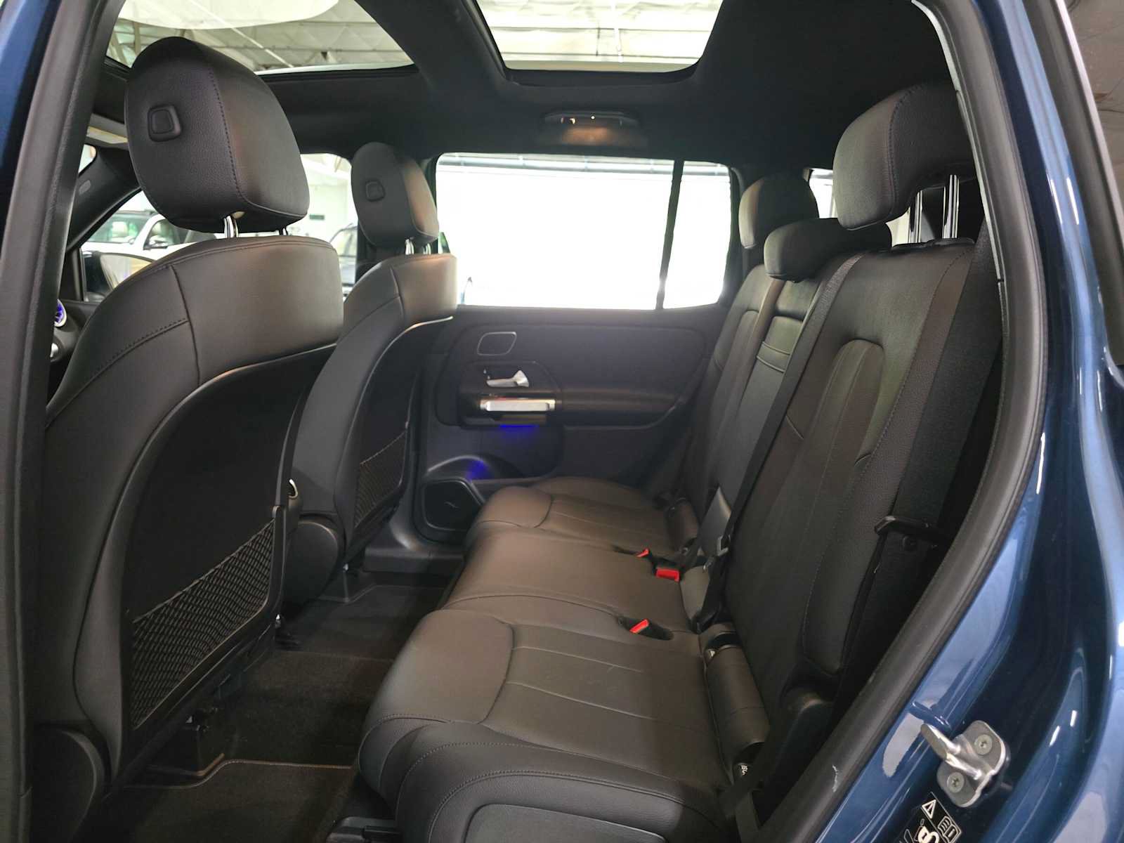Used 2023 Mercedes-Benz GLB 250 4MATIC image 16