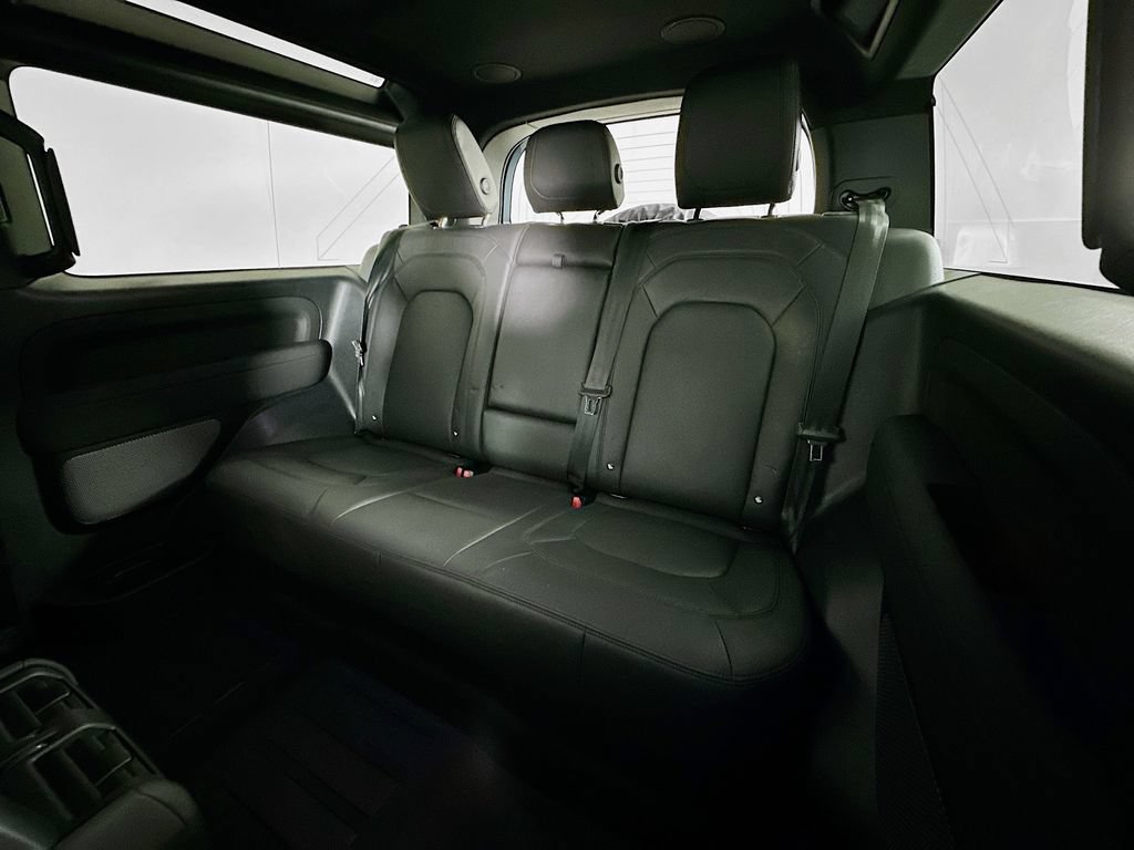 Used 2023 Land Rover Defender 90 SE AWD/4WD image 25