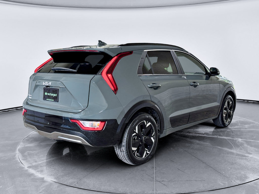 Used 2024 Kia Niro Wind w/ Wind Preserve Package FWD image 3