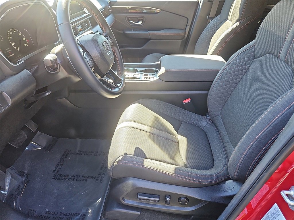 Certified 2025 Honda Pilot Sport image 28