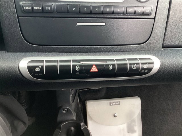 Used 2013 smart fortwo passion image 22