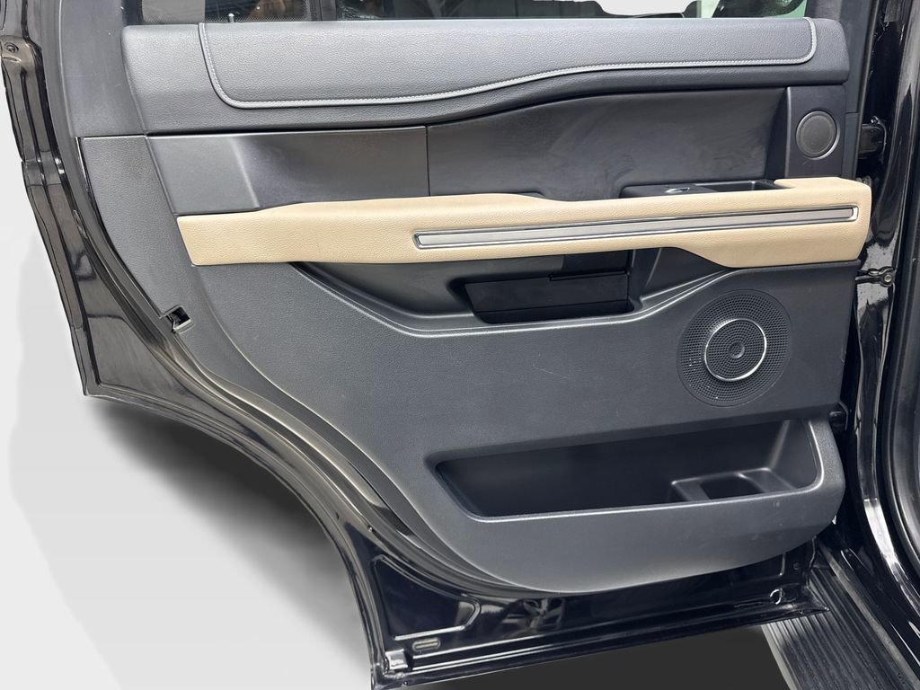 Used 2024 Ford Expedition Limited image 35