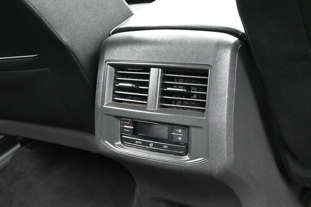 Used 2021 Volkswagen Atlas SE w/ Panoramic Sunroof Package FWD image 42