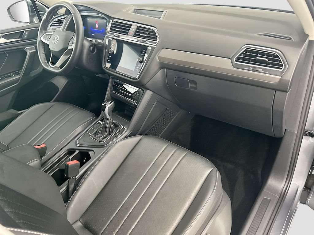 Used 2023 Volkswagen Tiguan SE FWD image 15