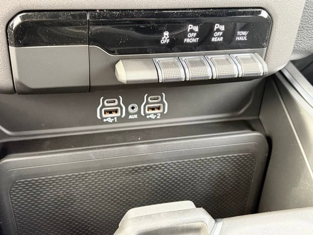 New 2026 RAM 1500 Express AWD/4WD image 22