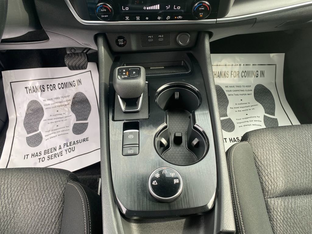 Used 2024 Nissan Rogue SV image 22