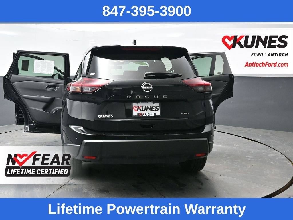 Used 2024 Nissan Rogue S image 26