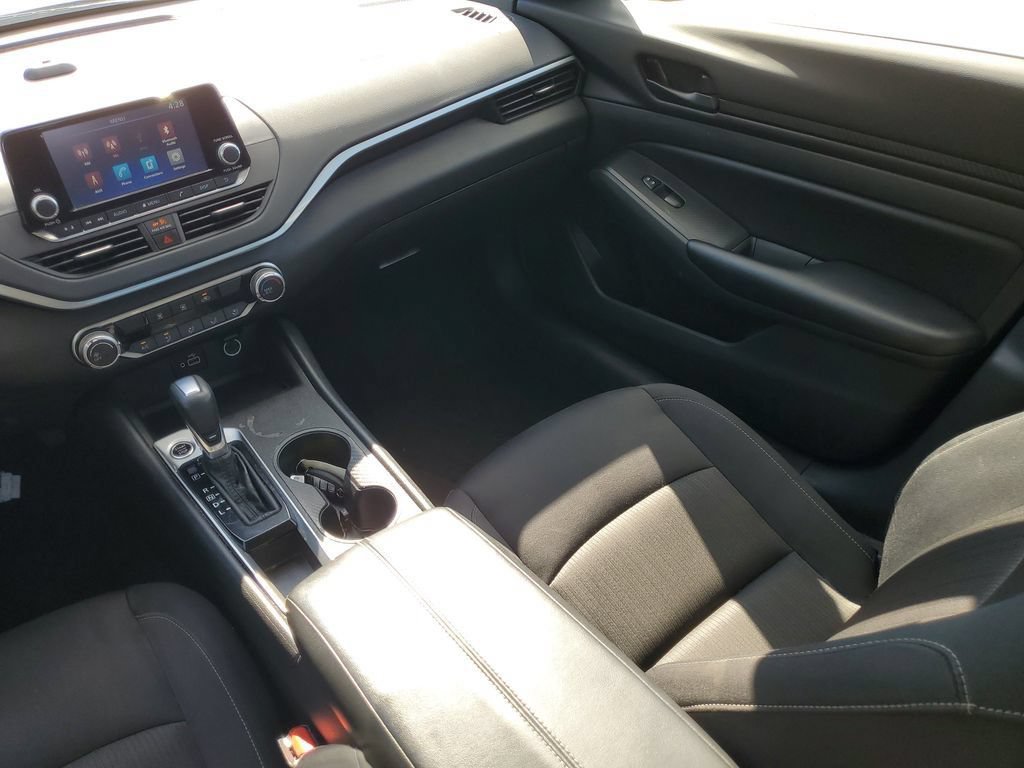 Used 2024 Nissan Altima 2.5 S FWD image 13