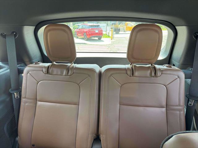 Used 2023 Lincoln Aviator Reserve w/ Elements Package Plus AWD/4WD image 15