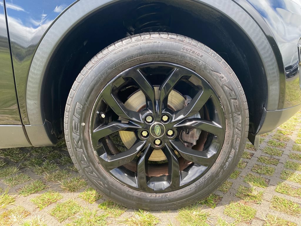 Used 2017 Land Rover Discovery Sport SE AWD/4WD image 27