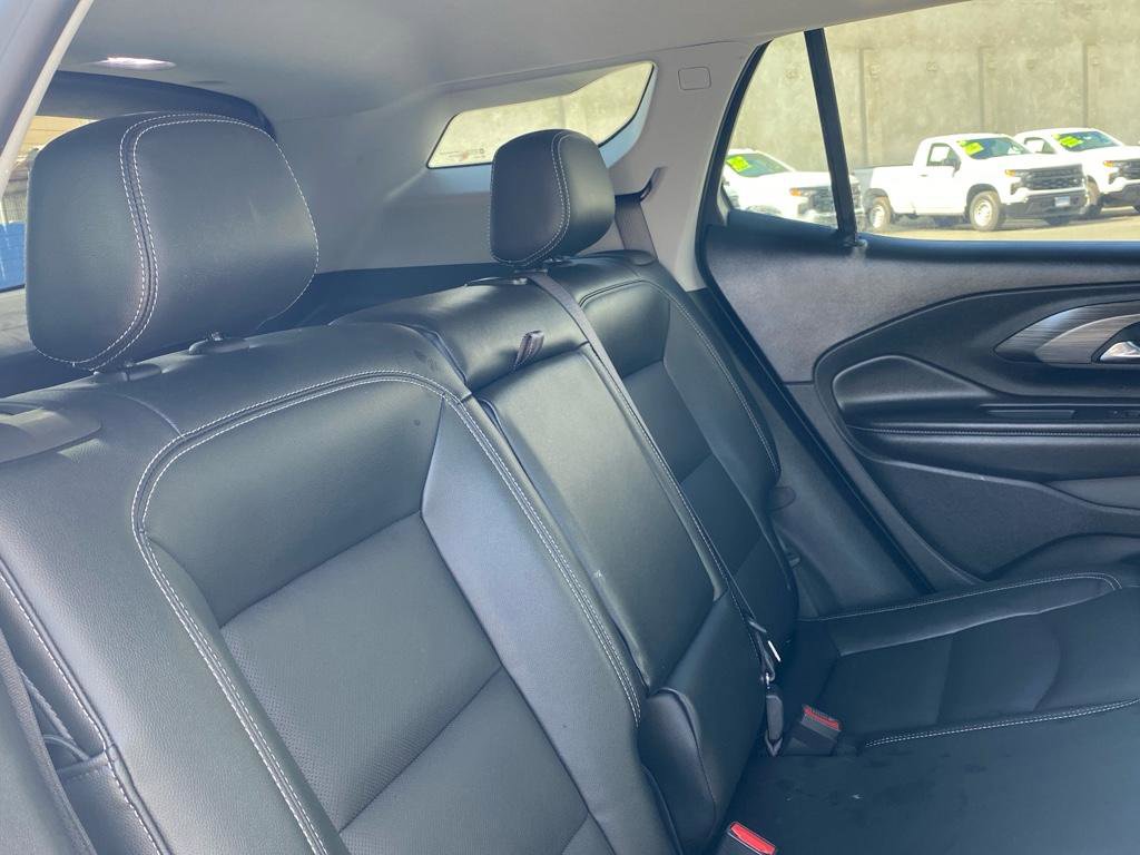 Used 2024 GMC Terrain SLT image 24