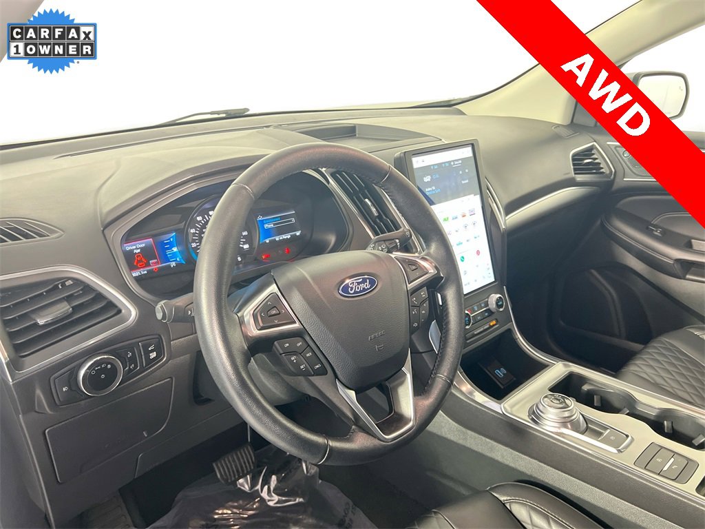 Used 2024 Ford Edge Titanium image 9