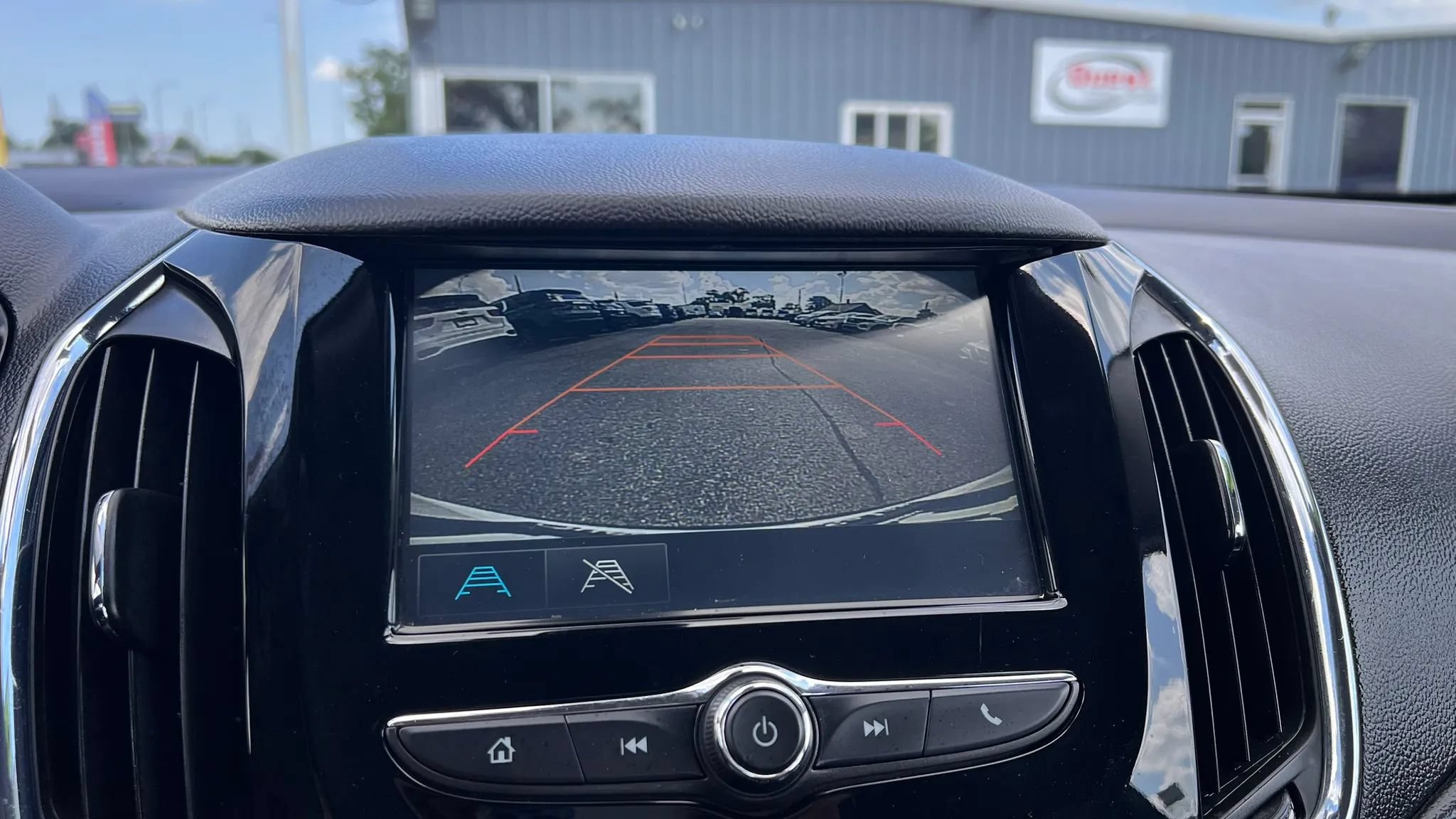 Used 2018 Chevrolet Cruze Premier FWD image 37
