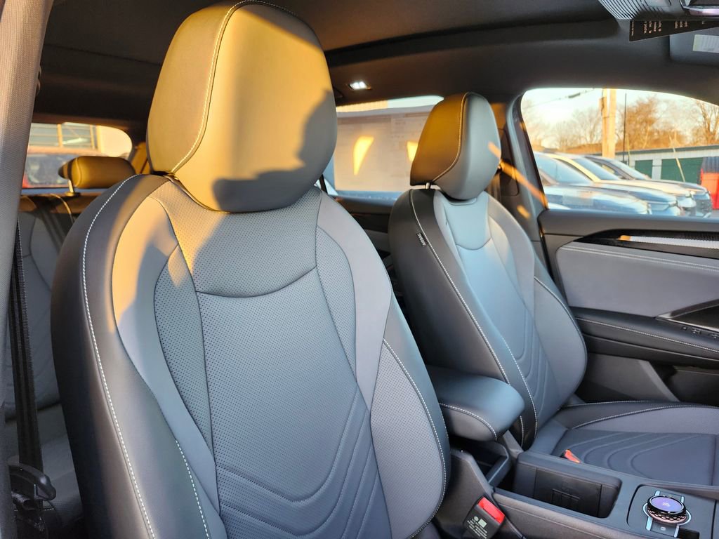 New 2026 Volkswagen Tiguan SE R-Line image 13