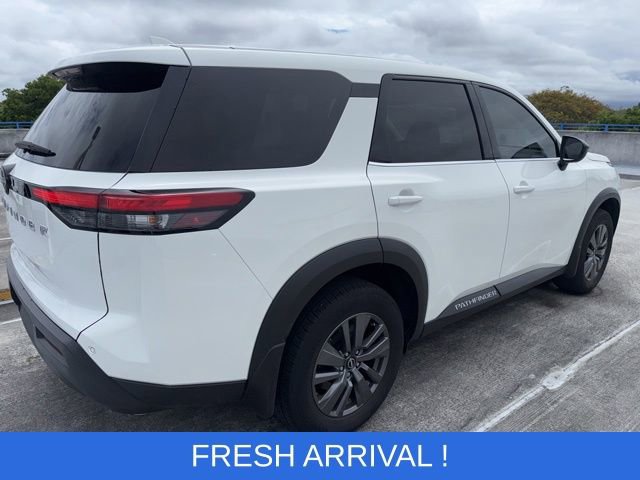 Used 2024 Nissan Pathfinder S image 14