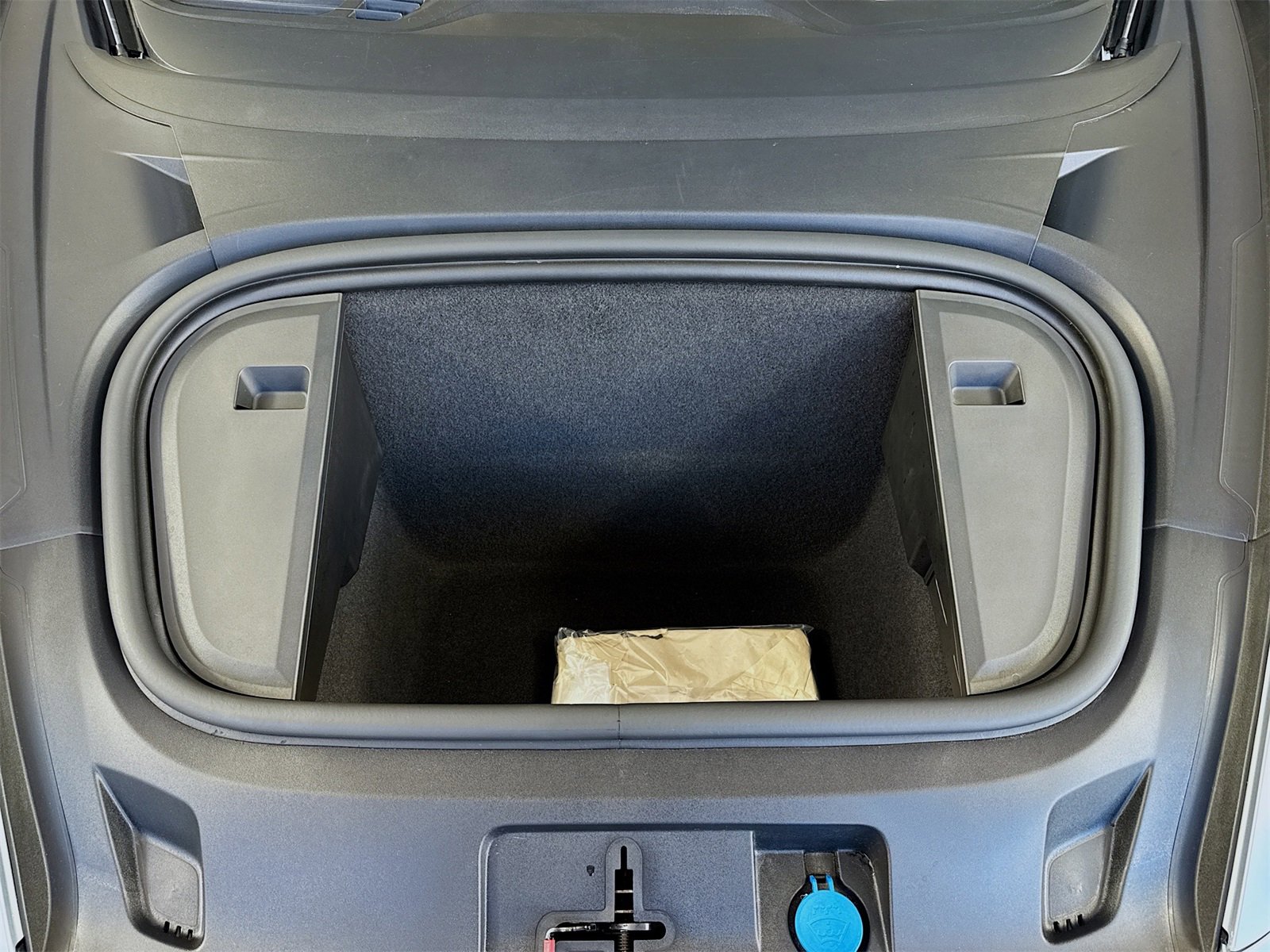 Certified 2022 Porsche Taycan image 23