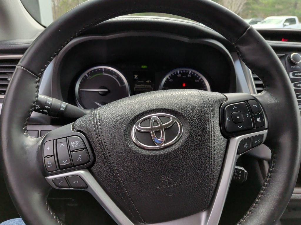 Used 2017 Toyota Highlander Limited Platinum AWD/4WD image 17