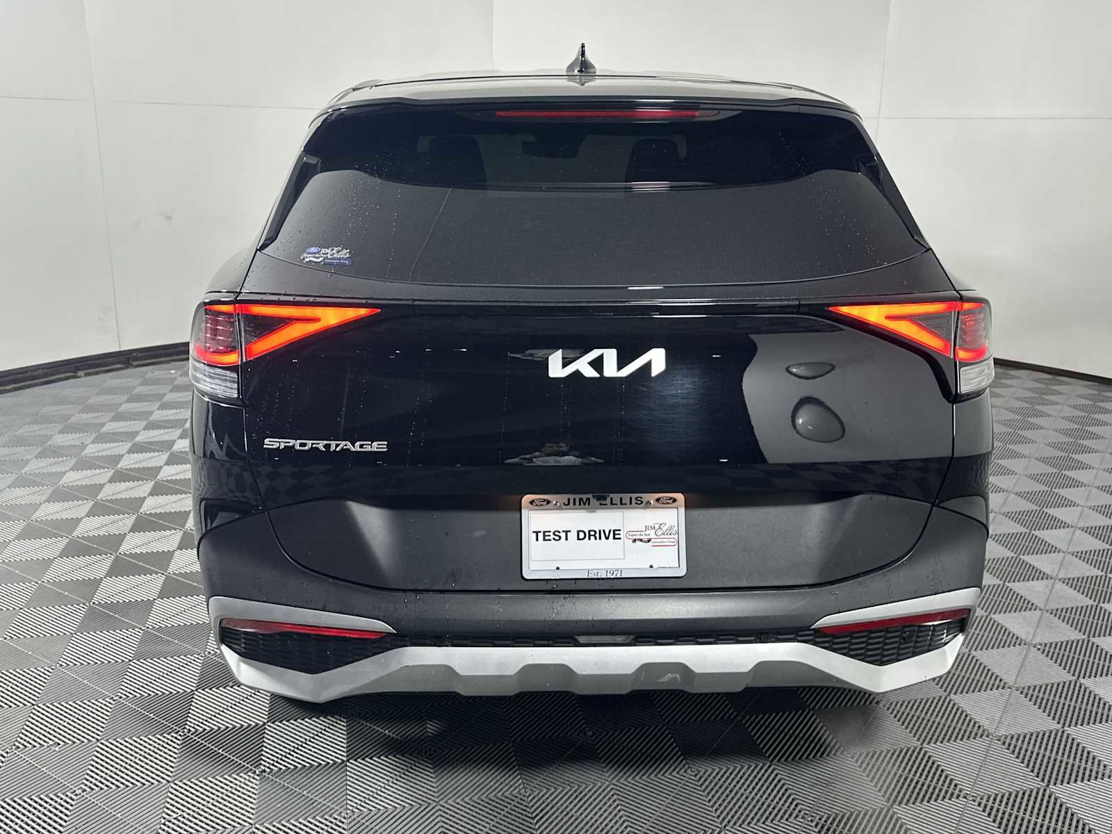 Used 2024 Kia Sportage EX FWD image 6