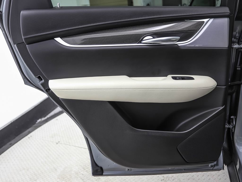 Used 2024 Cadillac XT5 Sportv w/ Technology Package AWD/4WD image 19