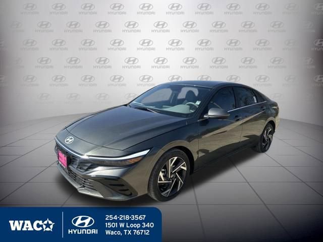 Used 2025 Hyundai Elantra SEL image 3