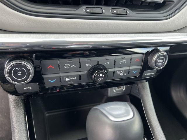 Used 2022 Jeep Compass Limited image 21