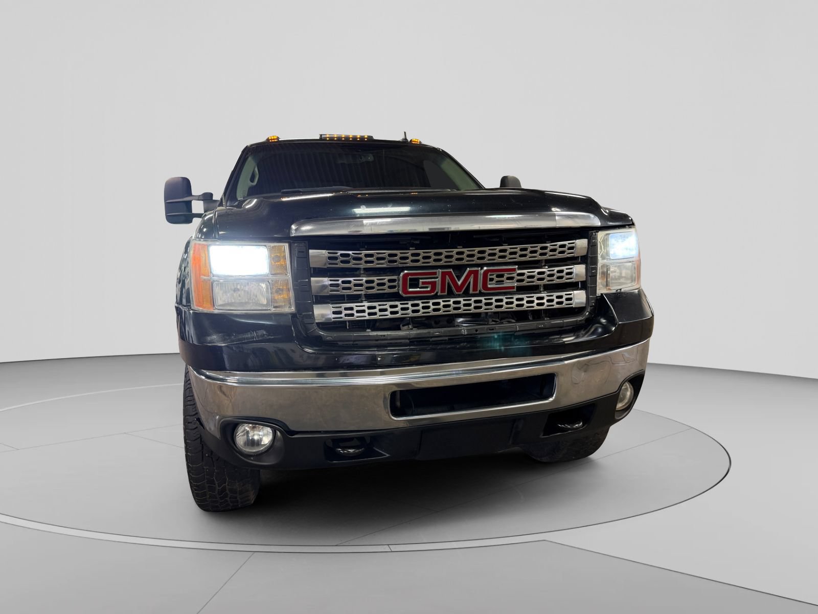 Used 2011 GMC Sierra 2500 SLT w/ SLT Convenience Package AWD/4WD image 40