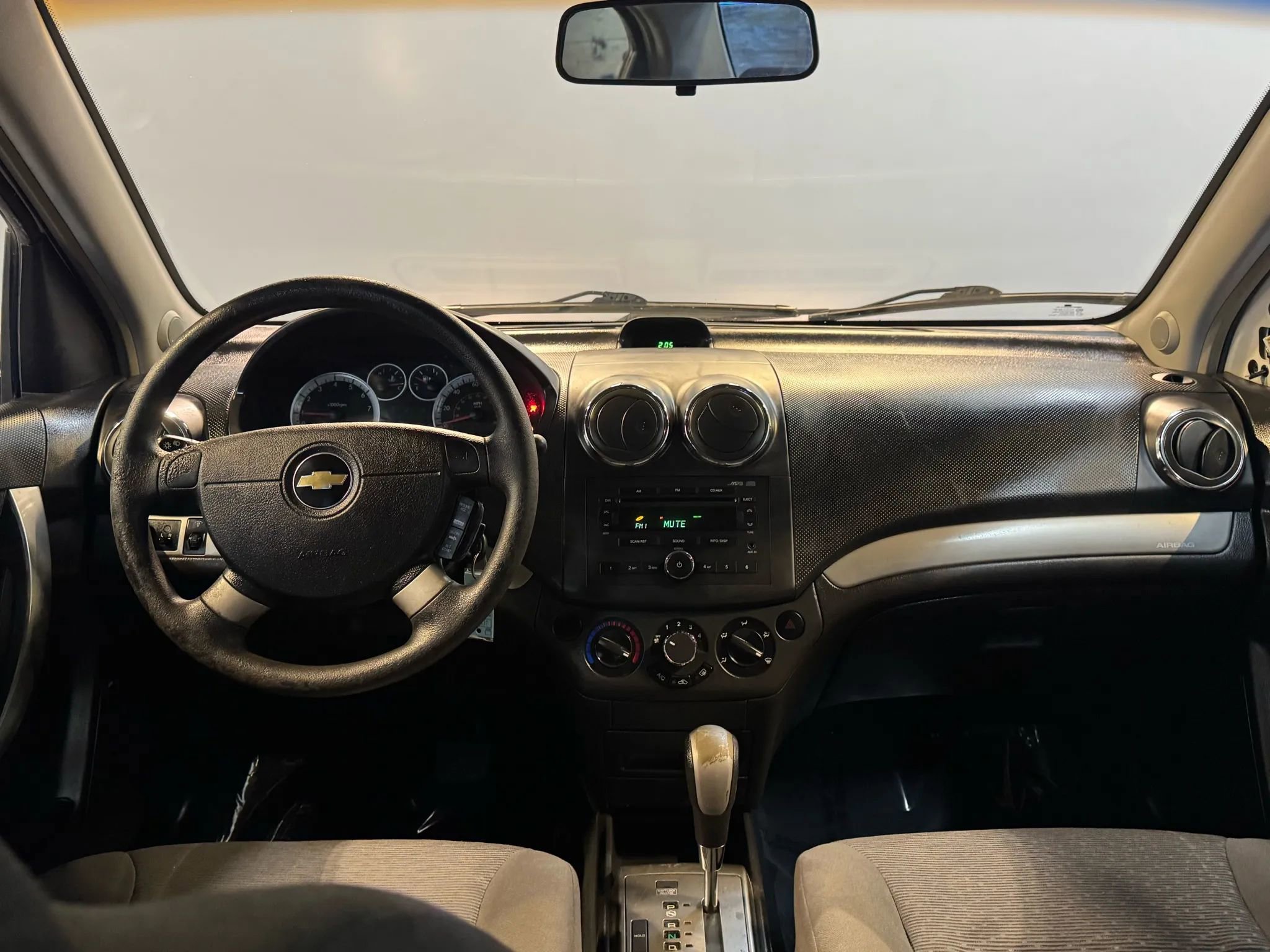 Used 2007 Chevrolet Aveo LT FWD image 11