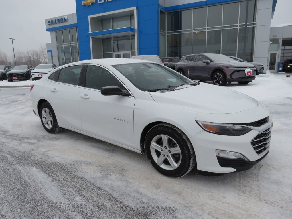 Used 2022 Chevrolet Malibu LS image 3