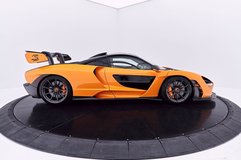Used 2019 McLaren Senna RWD image 15
