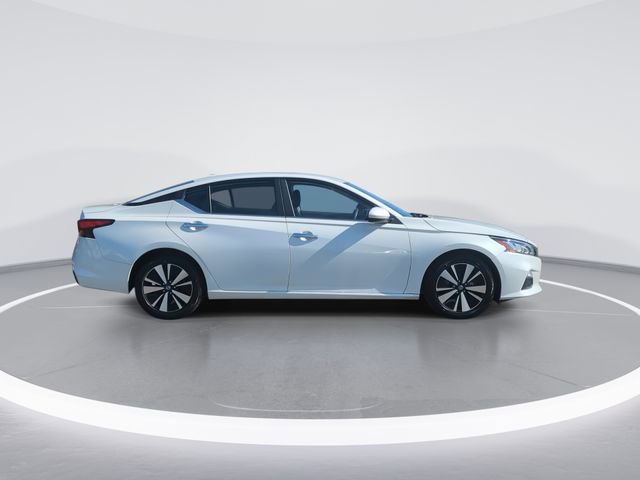 Used 2022 Nissan Altima 2.5 SV image 9