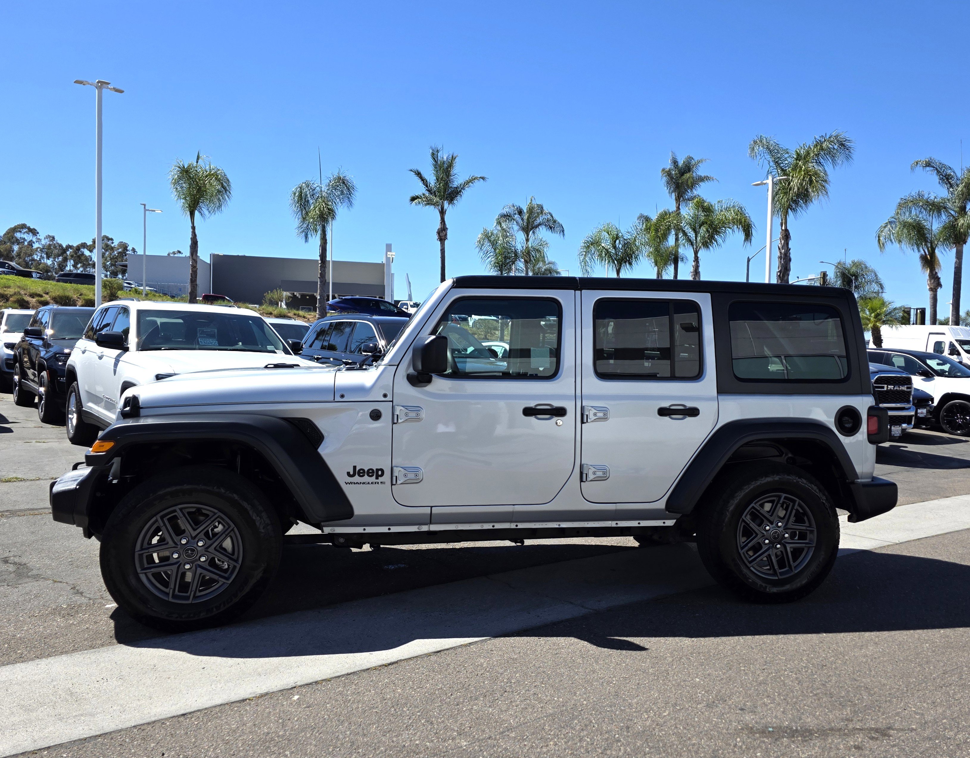 Used 2024 Jeep Wrangler Sport S image 2