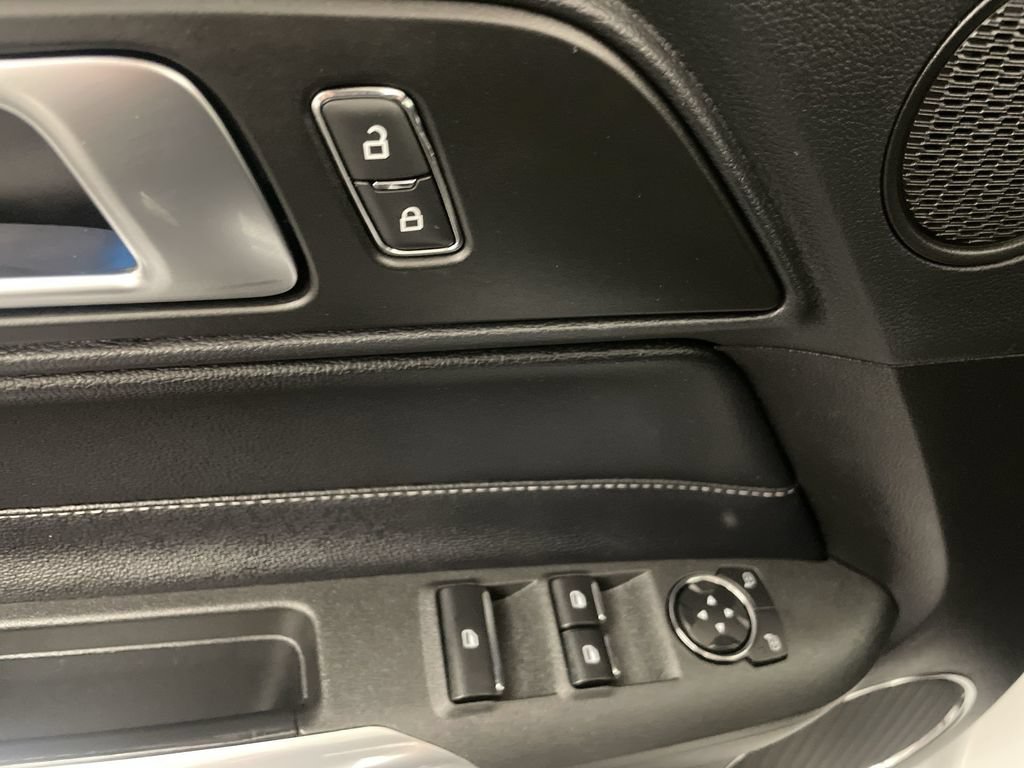 Used 2020 Ford Mustang Premium RWD image 15