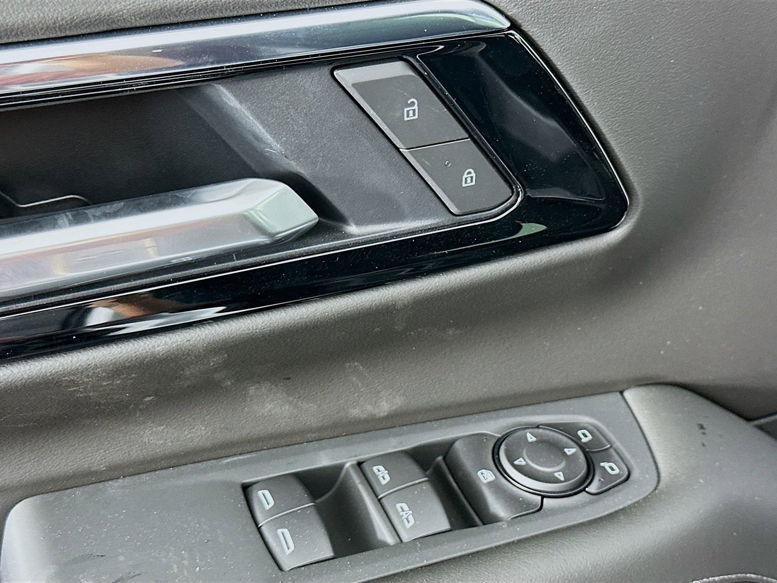 New 2026 Chevrolet Suburban LS AWD/4WD image 19