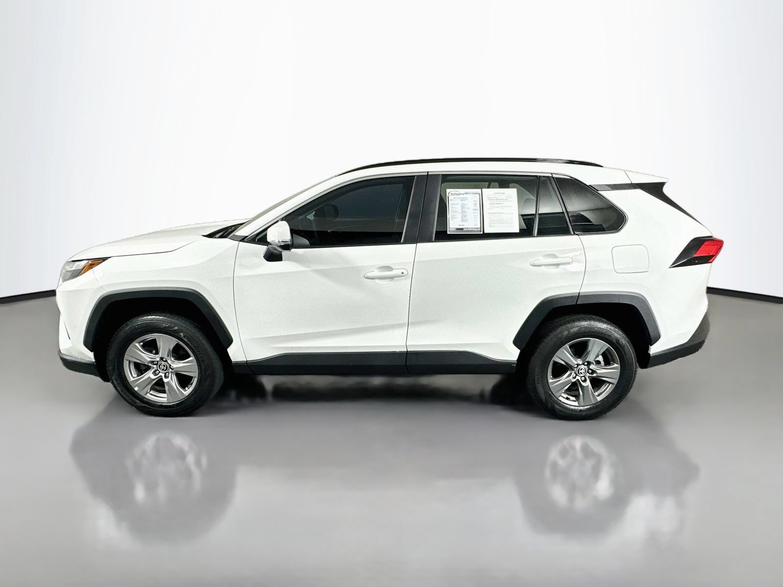 Used 2023 Toyota RAV4 XLE w/ Convenience Package AWD/4WD image 4