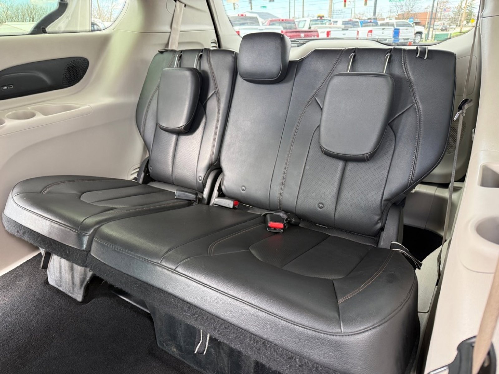 Used 2017 Chrysler Pacifica Touring-L Plus image 33