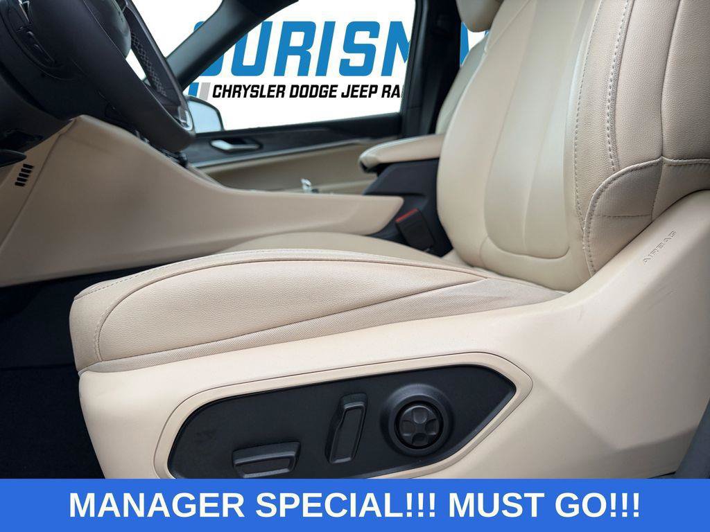 Used 2024 Jeep Grand Cherokee Limited 4xe AWD/4WD image 17