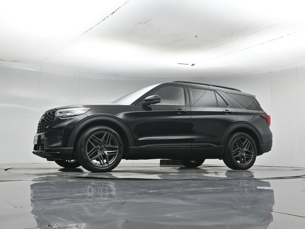 Used 2025 Ford Explorer ST RWD image 47