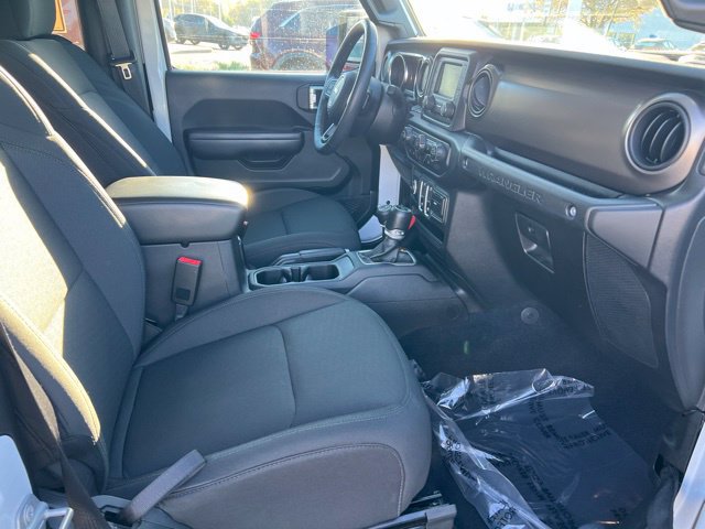 Used 2018 Jeep Wrangler Sport AWD/4WD image 33
