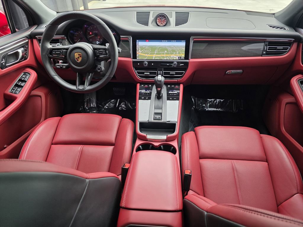 Certified 2025 Porsche Macan GTS image 11